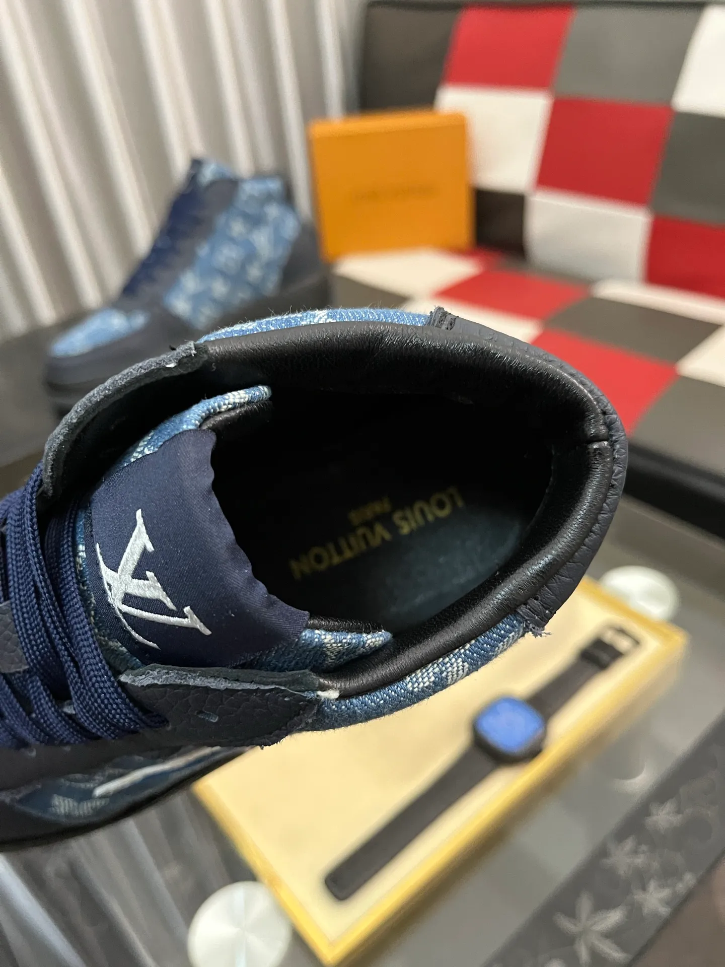 Ex-factory price: 438⌚️⌚️[LOUIS VUITTON] Same style as Louis Vuitton* official website 🚹Men's high-top casual shoes❤️Same style as popular celebrities and big names ~ Best-selling at home and abroad Lv focuses on the checkerboard series...Imported first-layer cowhide with special fabric ➕Full cotton, code number: 38-443️⃣Colors available